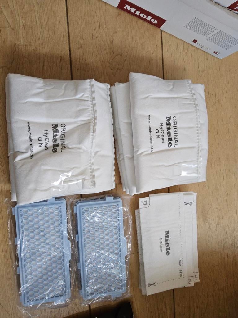 Miele stofzuigerzakkken en filter, Ophalen of Verzenden, Nieuw, Overige typen