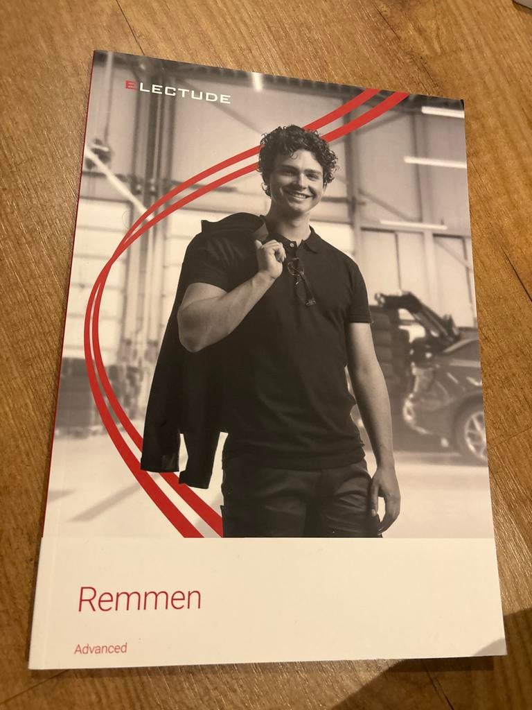 Electude Remmen Advanced leerboek, Ophalen of Verzenden, Zo goed als nieuw, Overige niveaus
