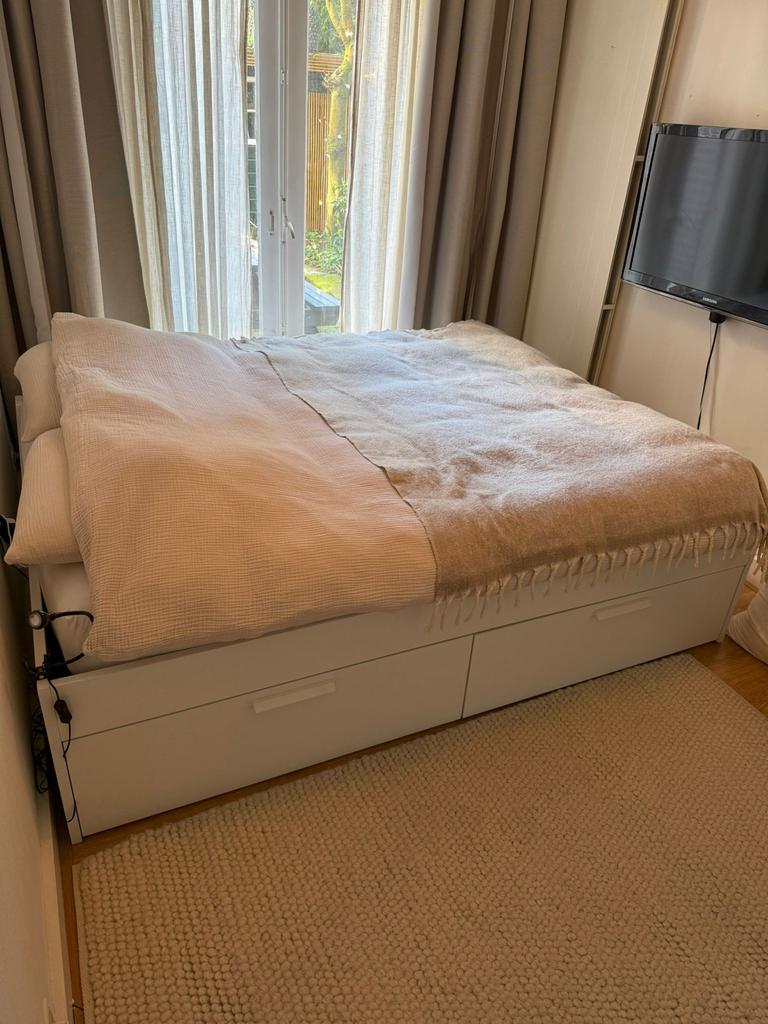 IKEA Brimnes bed 160x200 met/zonder matras, z.g.a.n., Huis en Inrichting, Slaapkamer | Bedden, Tweepersoons, Ophalen of Verzenden