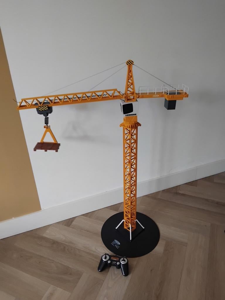 Liebherr bestuurbare speelgoed kraan, Ophalen, Zo goed als nieuw