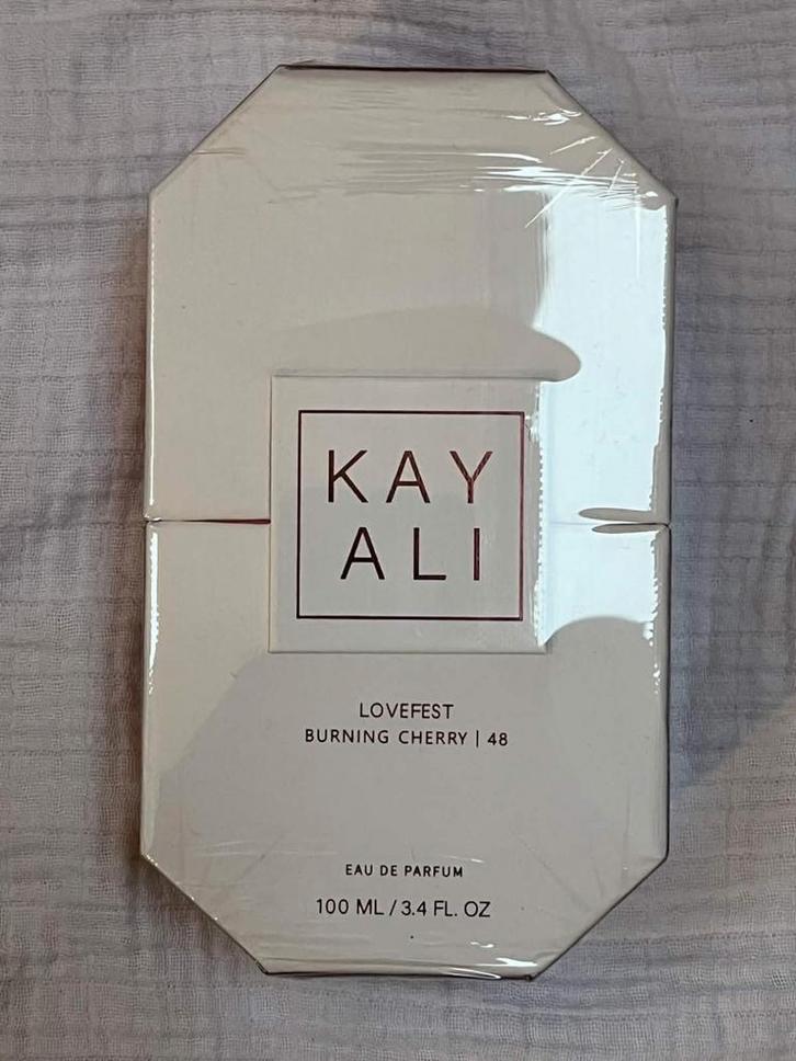 Kayali lovefest burning cherry 48 eau de parfum edp 100 ml, Sieraden, Tassen en Uiterlijk, Uiterlijk | Parfum, Nieuw, Ophalen of Verzenden