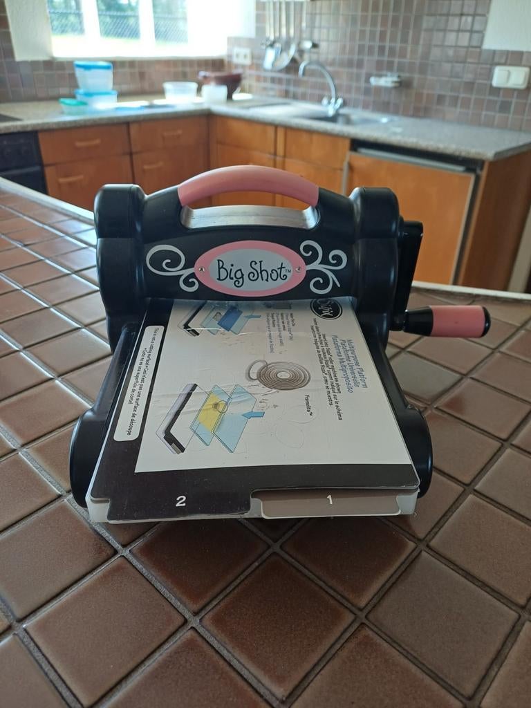 Sizzix Big Shot snij- en embossingmachine, Ophalen of Verzenden, Gereedschap of Toebehoren