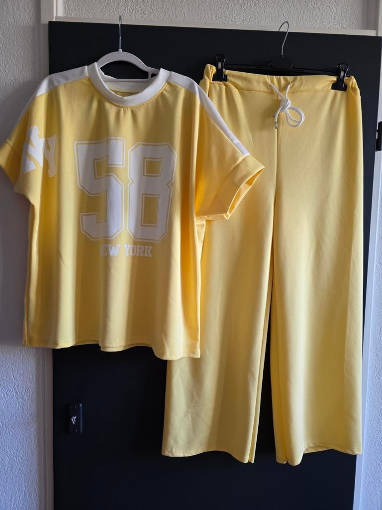 Nieuw 2delig set new york geel, Kleding | Dames, Huispakken, Ophalen of Verzenden, Nieuw, Maat 42/44 (L), Geel