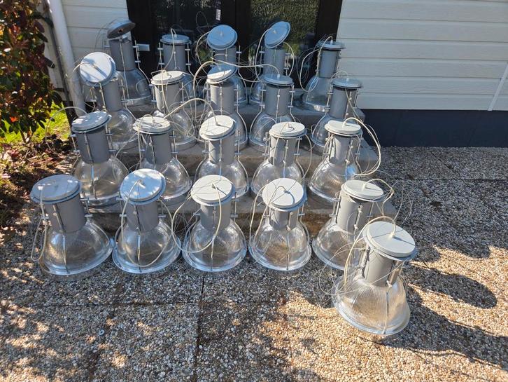 21x Trilux Prismatic High-Bays - Duitse Topkwaliteit, Huis en Inrichting, Lampen | Hanglampen, Gebruikt, 50 tot 75 cm, Kunststof