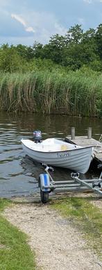Bootje (polyester) inc. trailer, Watersport en Boten, Roeiboten, Ophalen, Gebruikt, Polyester, Met aanhanger of trailer