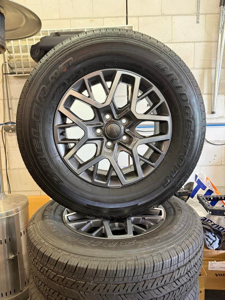 Demo velgen met banden Jeep Wrangler, Ophalen, 18 inch, Gebruikt, 255 mm