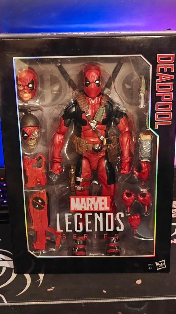 Marvel Legends Deadpool 30cm, Ophalen of Verzenden, Overige figuren, Gebruikt, Beeldje of Figuurtje