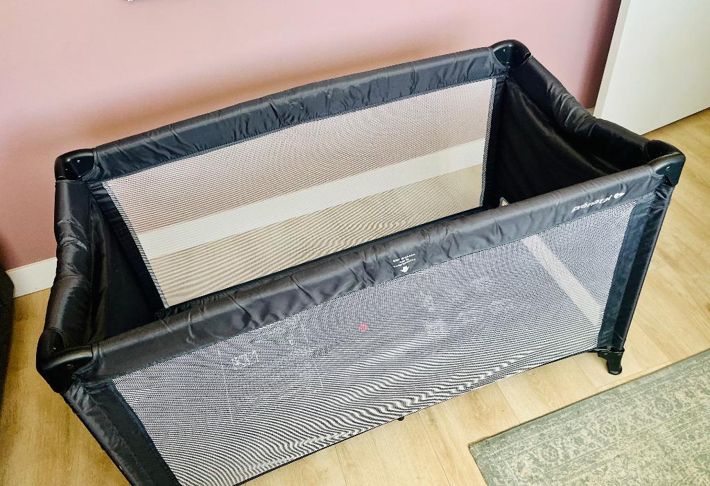 Campingbedje met draagtas, Ophalen, Zo goed als nieuw, Reisbedje