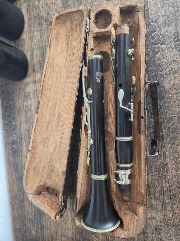 Oude klarinet met antiek kistje, Muziek en Instrumenten, Blaasinstrumenten | Klarinetten, Ophalen of Verzenden, Hout