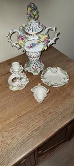 Porseleinen sierstukken met bloemmotief - Zeer goede staat, Antiek en Kunst, Ophalen of Verzenden