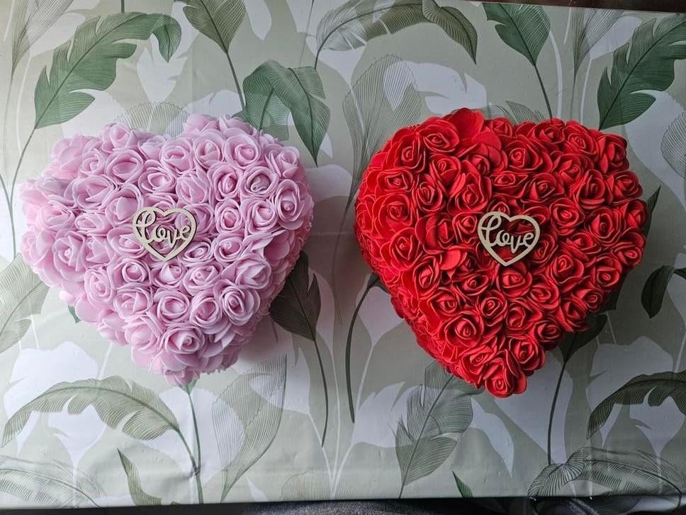 Hartvormige Rozen Cadeaubox - Liefdevol Geschenk (Moederdag), Meerkleurig, Nieuw, Ophalen of Verzenden, Modern