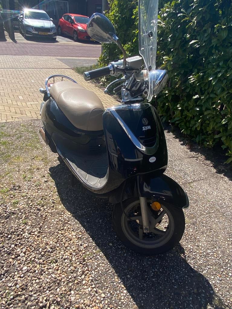 Scooter Sym Allo zwart 25km/h, Fietsen en Brommers, Scooters | SYM, Ophalen, Gebruikt, Allo, Benzine