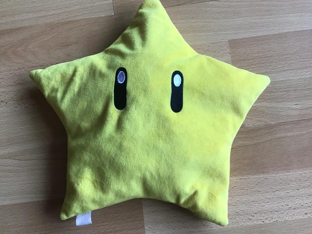 Super Mario Super Star geel 30 cm, Geel, Overige typen, Ophalen of Verzenden, Zo goed als nieuw