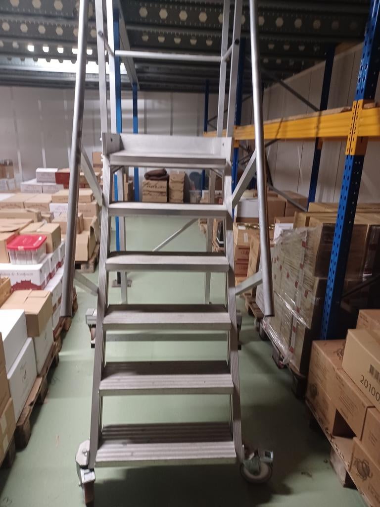 Altrax magazijntrap met platform en wielen, Doe-het-zelf en Verbouw, Ophalen