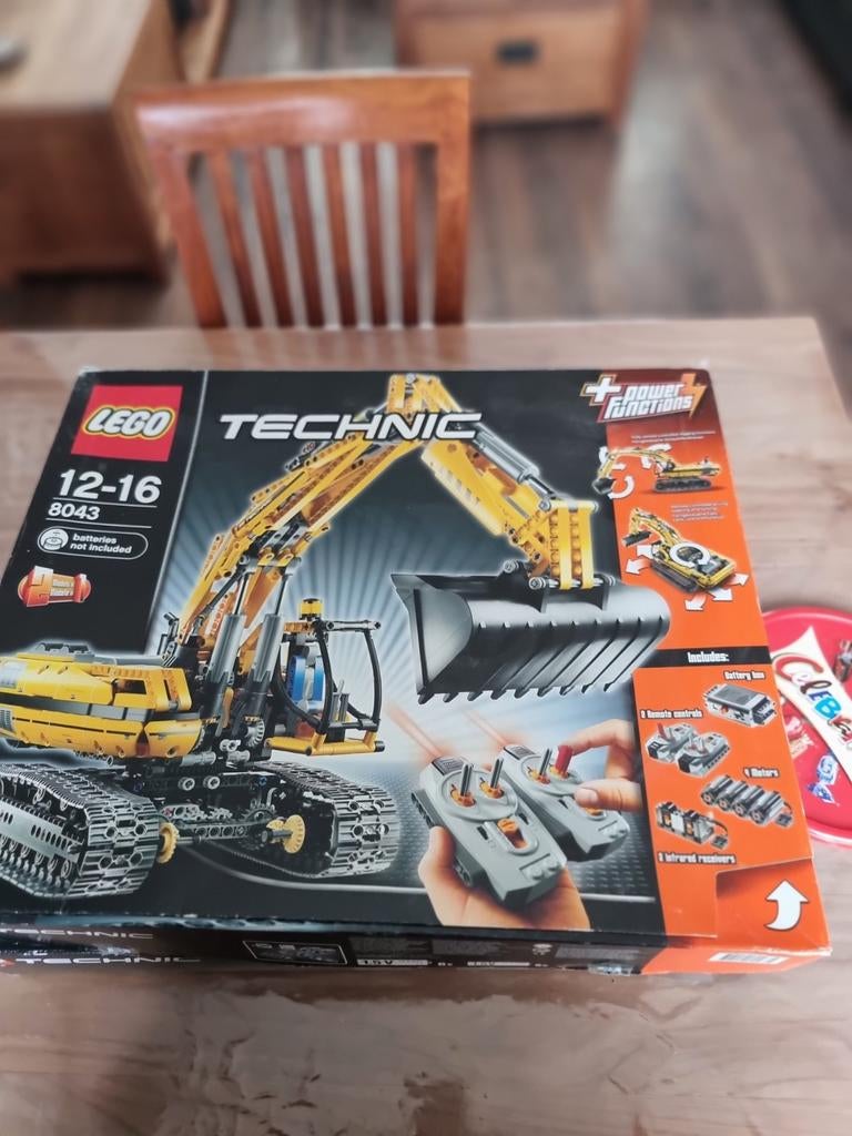 Lego Technic 8043 Gemotoriseerde Graafmachine, Ophalen of Verzenden, Zo goed als nieuw, Complete set, Lego