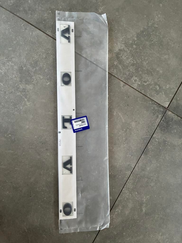 Origineel Volvo embleem hoogglans zwart - Nieuw, Ophalen of Verzenden