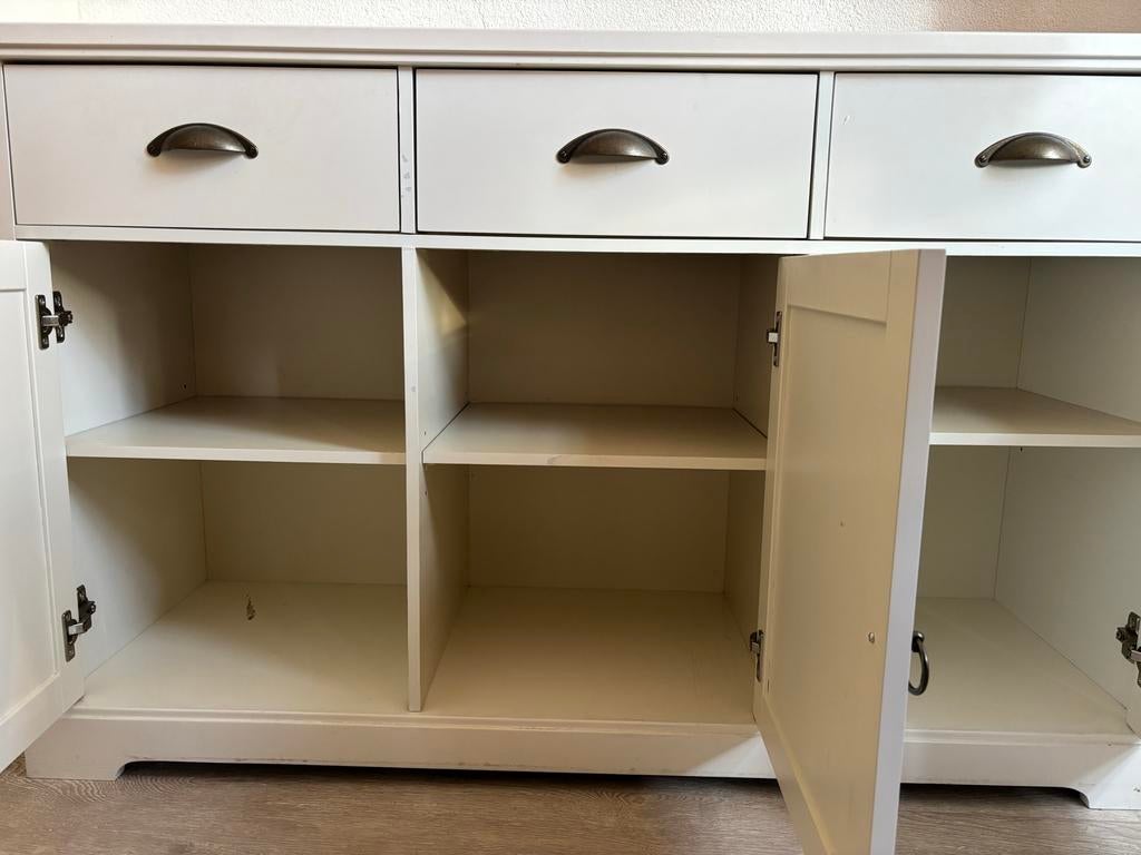 IKEA witte kast en twee kleine witte IKEA tafeltjes, Ophalen of Verzenden, Gebruikt
