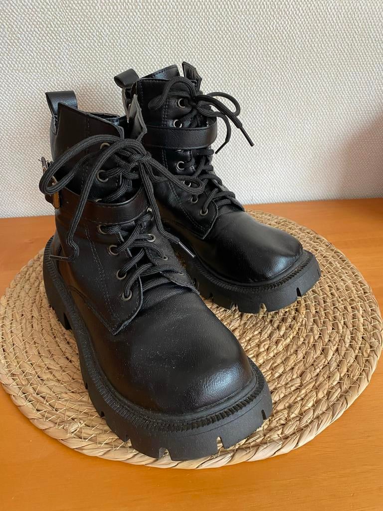 Zwarte boots -  maat 38, Zwart, Lage of Enkellaarzen, Ophalen of Verzenden, Zo goed als nieuw