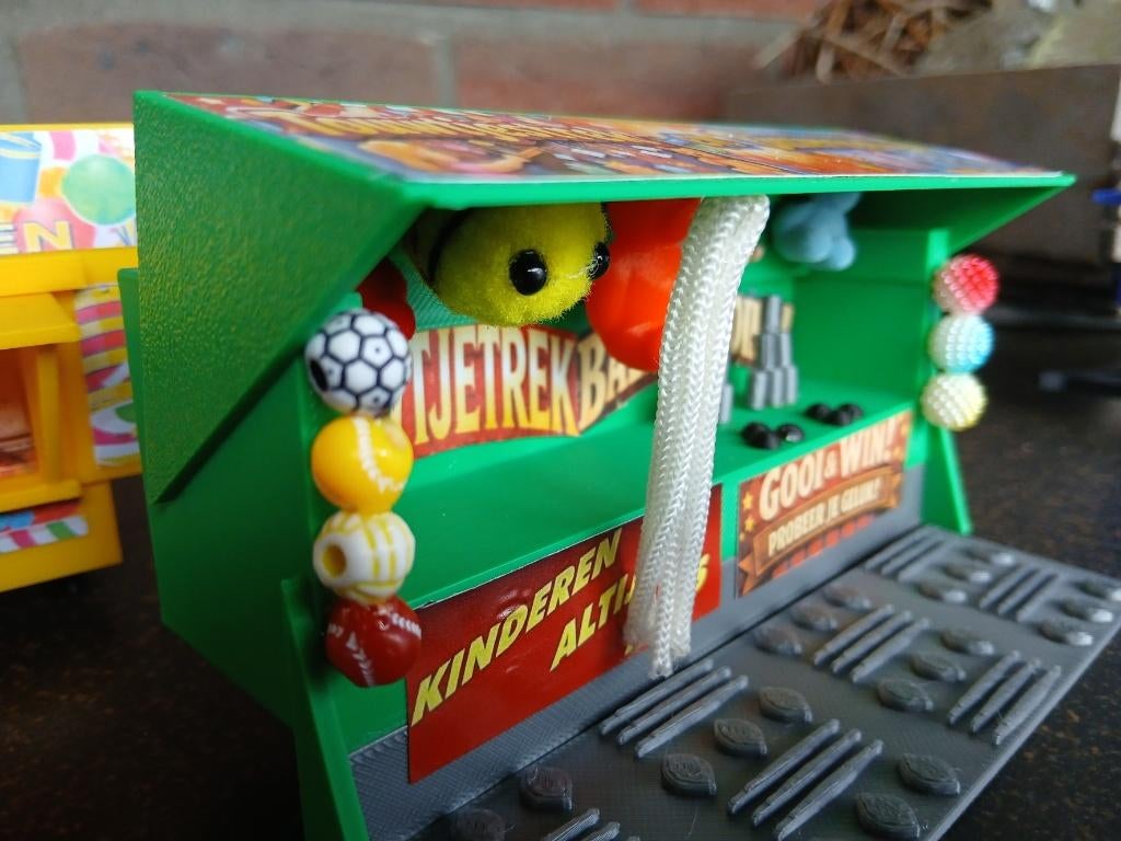 Touwtjestrek en Bussengooien KERMIS MINIATUUR, Overige merken, 1:50 of kleiner, Overige typen, Nieuw