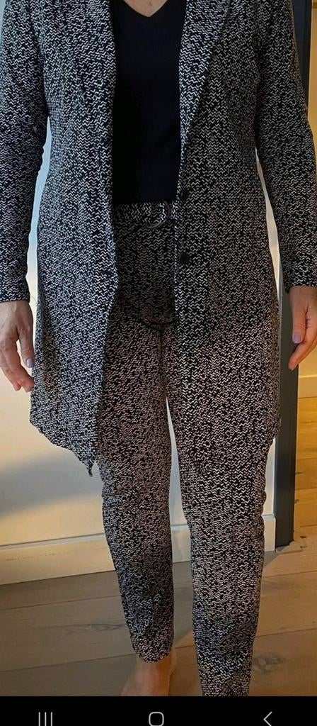 Zoso pak lange blazer en broek maat l nieuwstaat, Kostuum of Pak, Zwart, Maat 42/44 (L), Ophalen of Verzenden