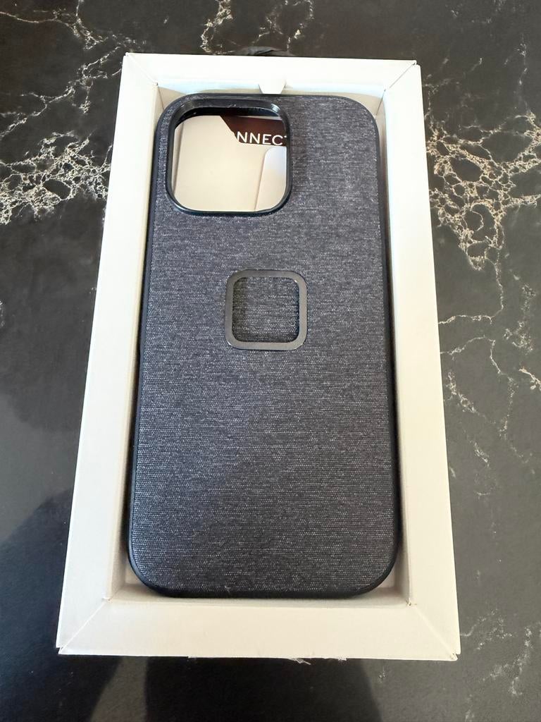 Peak Design Everyday case iPhone 16 Pro Charcoal, Ophalen of Verzenden, Zo goed als nieuw, Hoesje of Tasje