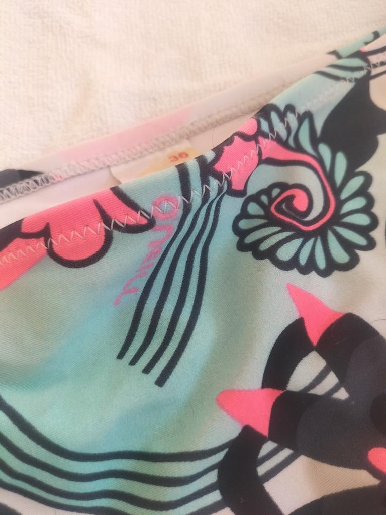 O'Neill bikini broekje maat 36, bloemenprint, Kleding | Dames, Badmode en Zwemkleding, Ophalen of Verzenden, Zo goed als nieuw