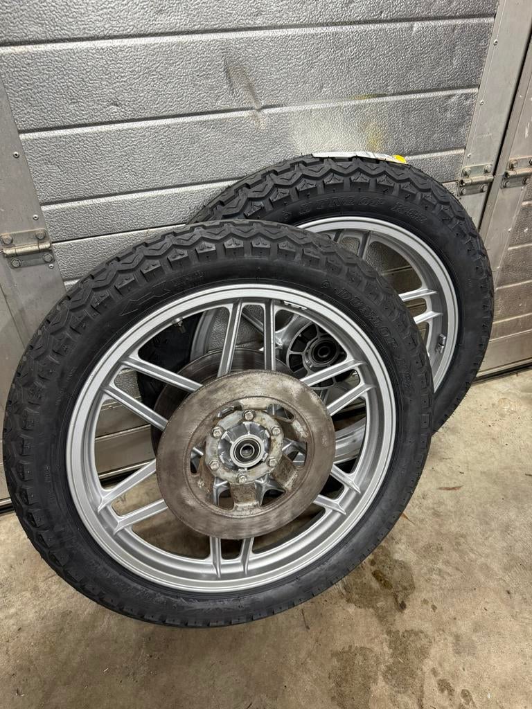 Moto Guzzi velgen met banden, Ophalen, Gereviseerd