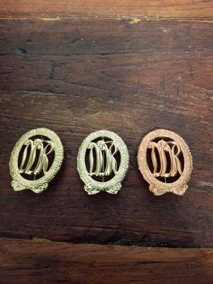 DDR Sport Insigne goud ,zilver en brons, Verzamelen, Militaria | Algemeen, Landmacht, Embleem of Badge, Duitsland, Ophalen of Verzenden