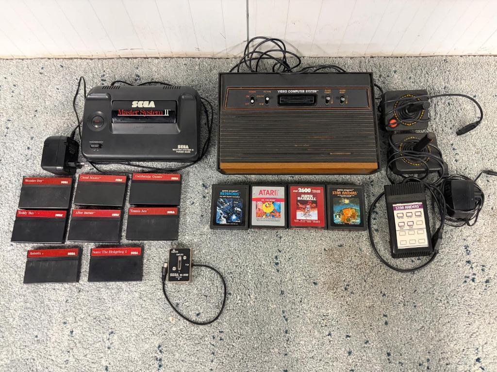 Atari 2600 + Sega Master System, Spelcomputers en Games, Spelcomputers | Atari, Gebruikt, Atari 2600, Met 2 controllers, Met games