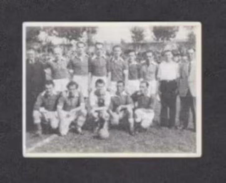 Voetbalplaatje Goes 1951-1952., Ophalen of Verzenden, Zo goed als nieuw