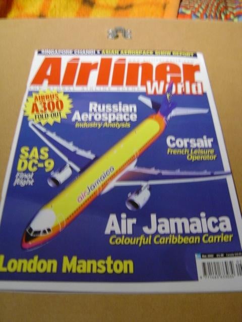 Airliner World mei 2002 & Airbus 300 poster & opgew.tekening, Ophalen of Verzenden, Zo goed als nieuw, Overige typen