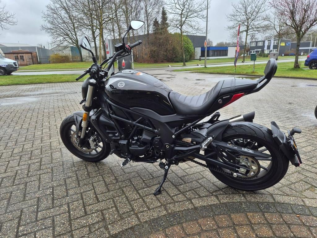 BENELLI 502 C (bj 2022) 1,979 km, 2 cilinders, Bedrijf, Onbekend, BENELLI