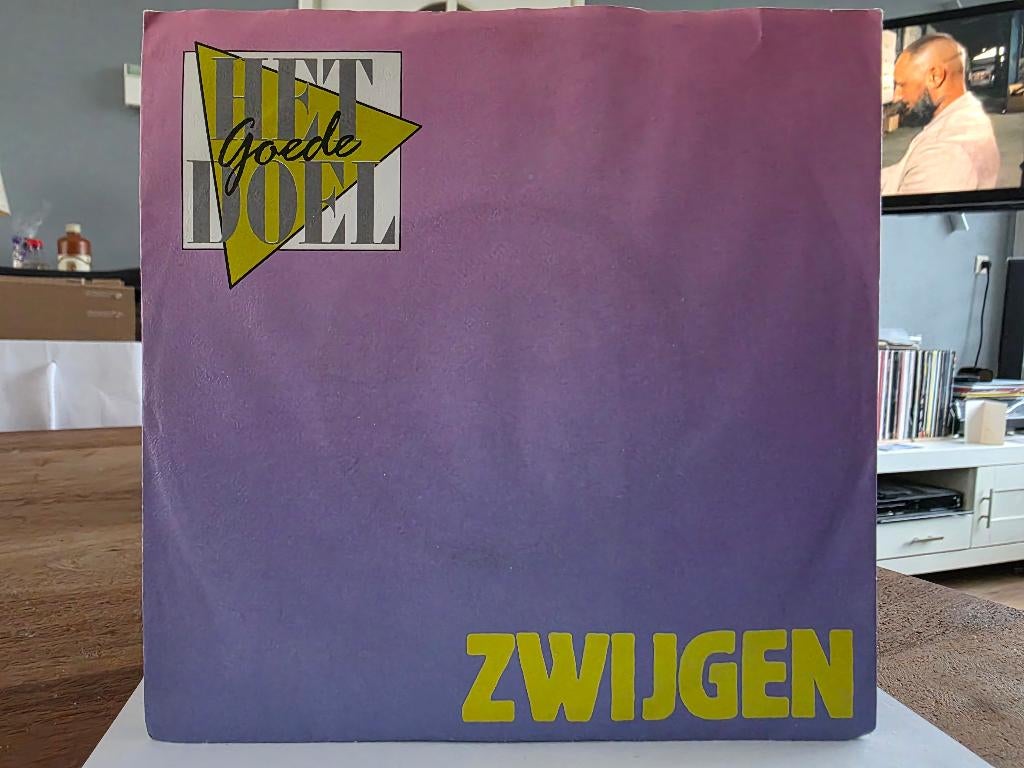 7" Single Het Goede Doel - Zwijgen / Atoombom, Cd's en Dvd's, Vinyl Singles, Gebruikt, 7 inch, Single, Ophalen of Verzenden