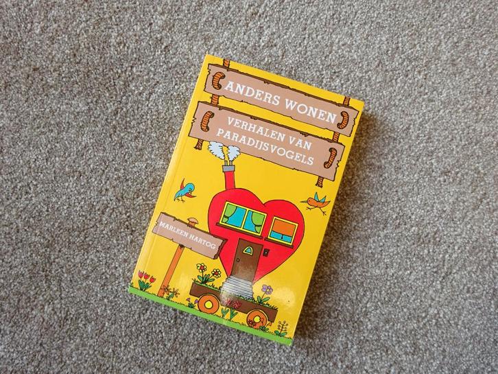 Marleen Hartog - Anders wonen, Boeken, Wonen en Tuinieren, Zo goed als nieuw, Overige soorten, Ophalen of Verzenden