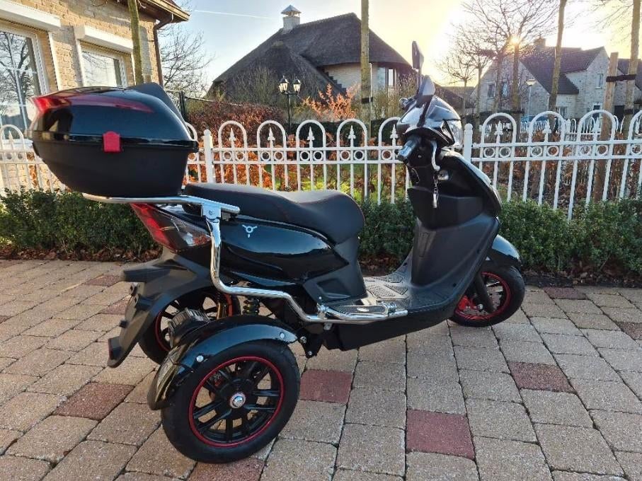 Iva T3 scooter / scootmobiel - zo  geod als nieuw, Ophalen, Zo goed als nieuw, Iva T3