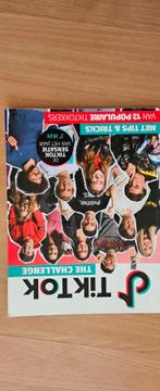 TikTok The Challenge Boek, Ophalen of Verzenden, Zo goed als nieuw, Diverse populaire TikTokkers