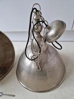 Hanglampen zilver metaal geruwd in nieuwstaat, Huis en Inrichting, Lampen | Hanglampen, Ophalen, 50 tot 75 cm, Zo goed als nieuw