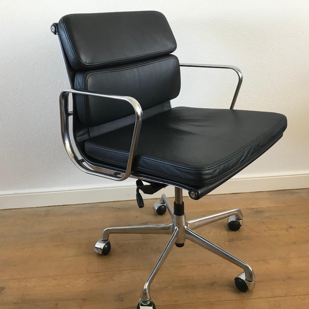 4 IZGS ICF Eames softpad chair EA 217 volleder GEPOLIJST, Zwart, Ophalen of Verzenden, Zo goed als nieuw, Nvt