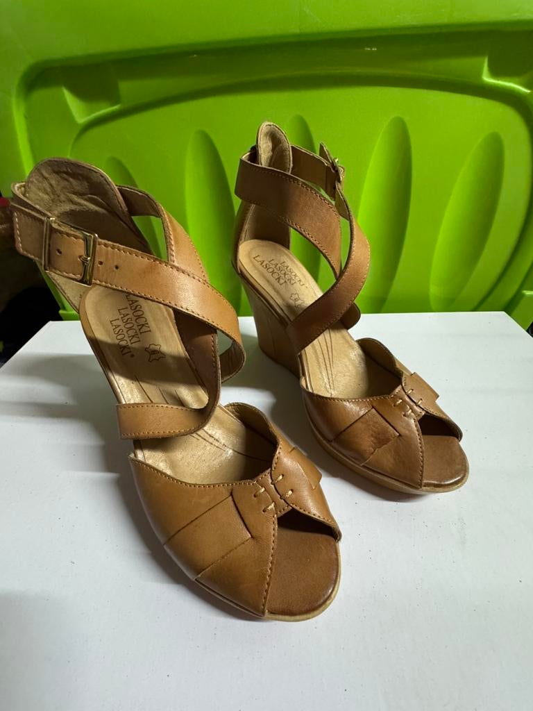 Nieuwe leren sleehakken maat 37 Lasocki, Kleding | Dames, Schoenen, Ophalen of Verzenden, Zo goed als nieuw, Zwart, Sandalen of Muiltjes