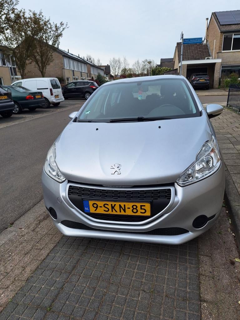 Peugeot 208 1.0 VTI 50KW/68PK 5-D 2013 Grijs., Auto's, Peugeot, Voorwielaandrijving, 450 kg, 31 €/maand, 68 pk