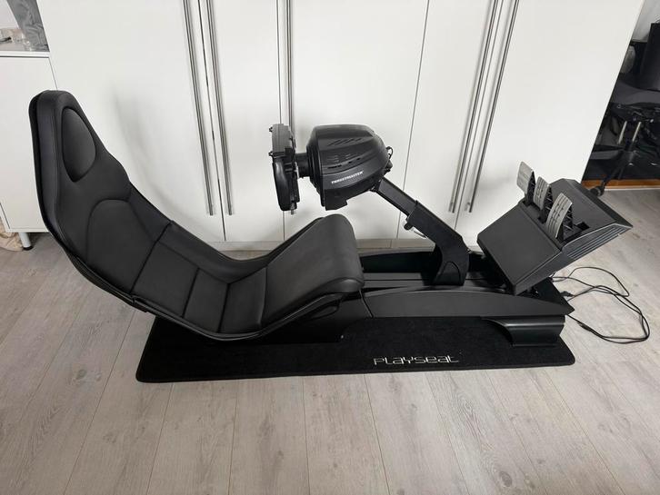 Playseat met Thrustmaster racestuur en pedalen, Spelcomputers en Games, Games | Overige, Gebruikt, Racen en Vliegen, 1 speler