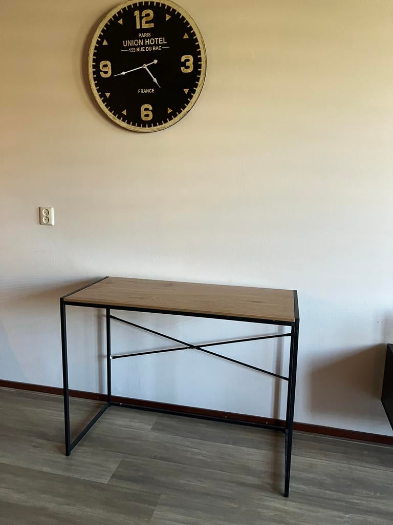 Licht bureautje / makeup tafeltje, Ophalen, 100 tot 150 cm, Zo goed als nieuw, Overige houtsoorten