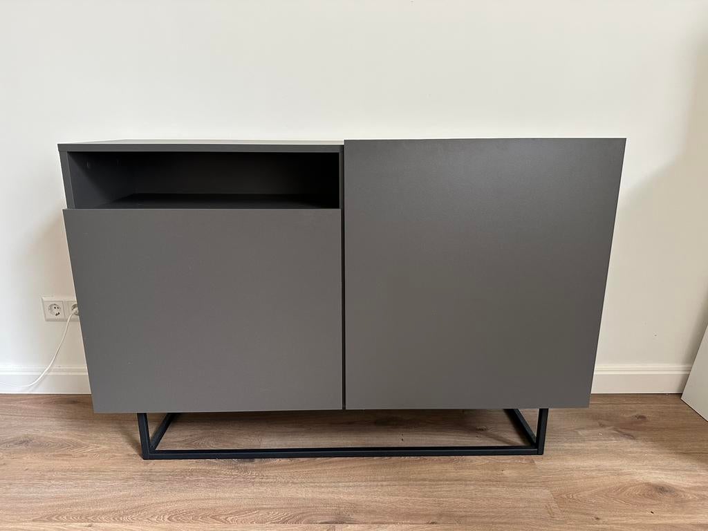 Grijs dressoir 120cm met metalen onderstel, Huis en Inrichting, Kasten | Dressoirs, Ophalen, Zo goed als nieuw, 25 tot 50 cm, 100 tot 150 cm