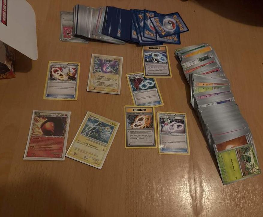 Collectie Pokémon kaarten - Diverse jaren, Hobby en Vrije tijd, Verzamelkaartspellen | Pokémon, Ophalen of Verzenden, Zo goed als nieuw