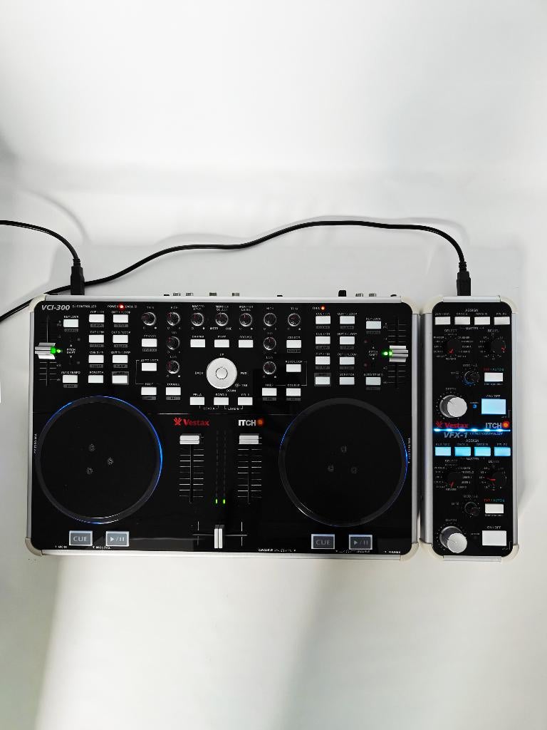 Vestax VCI-300 + VFX-1 + Koffer + Decksaver en meer, Ophalen, Zo goed als nieuw, Draaitafel, Overige merken