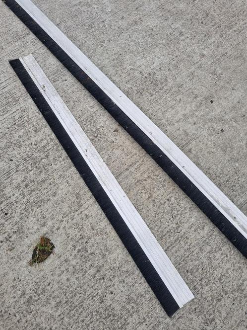 Aluminium tochtstrip met bezem 4.32 m en 1m lang nieuw, Doe-het-zelf en Verbouw, Isolatie en Afdichting, Nieuw, Overige materialen