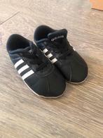 Adidas schoenen/ slofjes, Ophalen of Verzenden, Zo goed als nieuw, Slofjes