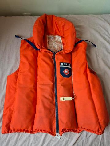 Zwemvest Besto Maat L - Oranje beschikbaar voor biedingen