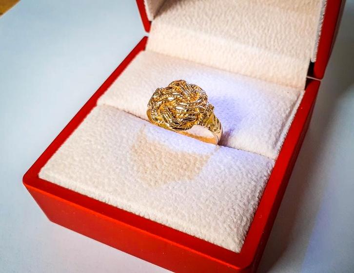 14 karaat gouden ring mattenklopper, Sieraden, Tassen en Uiterlijk, Ringen, Zo goed als nieuw, Heer, 18 tot 19, Goud, Goud, Ophalen