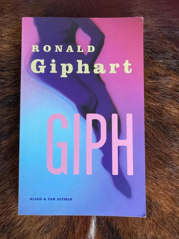 Ronald Giphart - GIPH - roman , Boeken, Romans, Zo goed als nieuw, Nederland, Ophalen of Verzenden